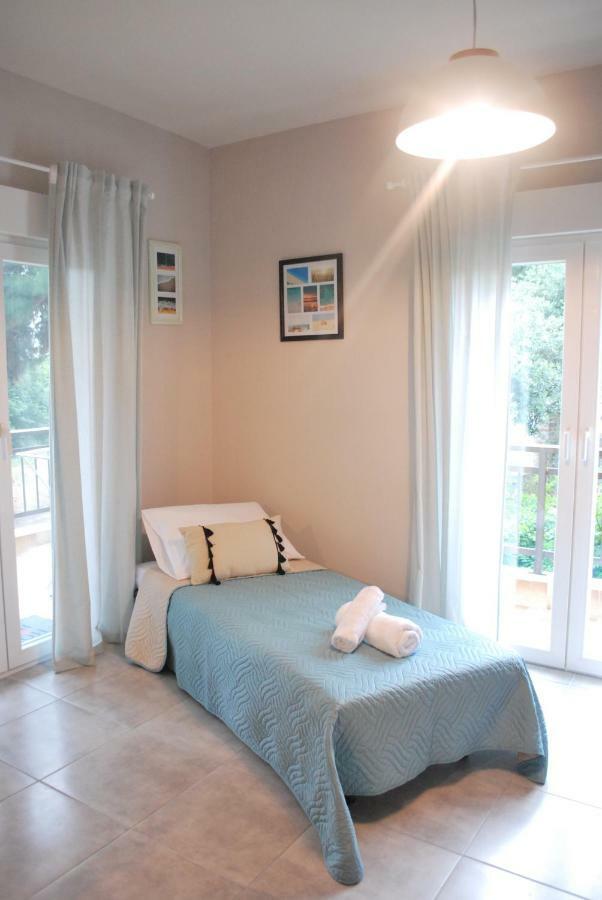 Cornelia Apartment Palaiontsiflikion Exterior photo
